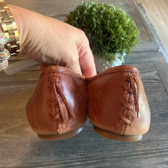 Gorgeous NEW Frye Flats!!! - Picture 3 of 12